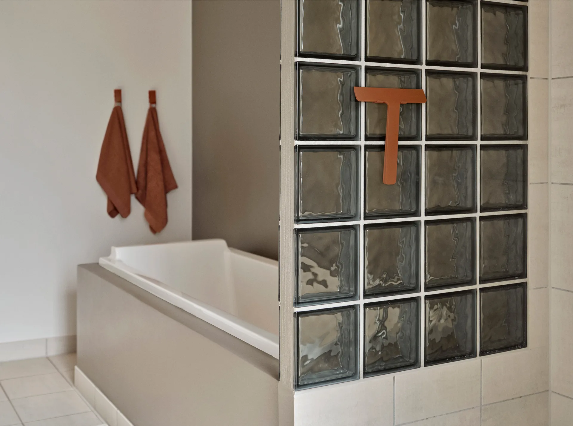 Raschietto Ume con supporto, Terracotta Zone Denmark