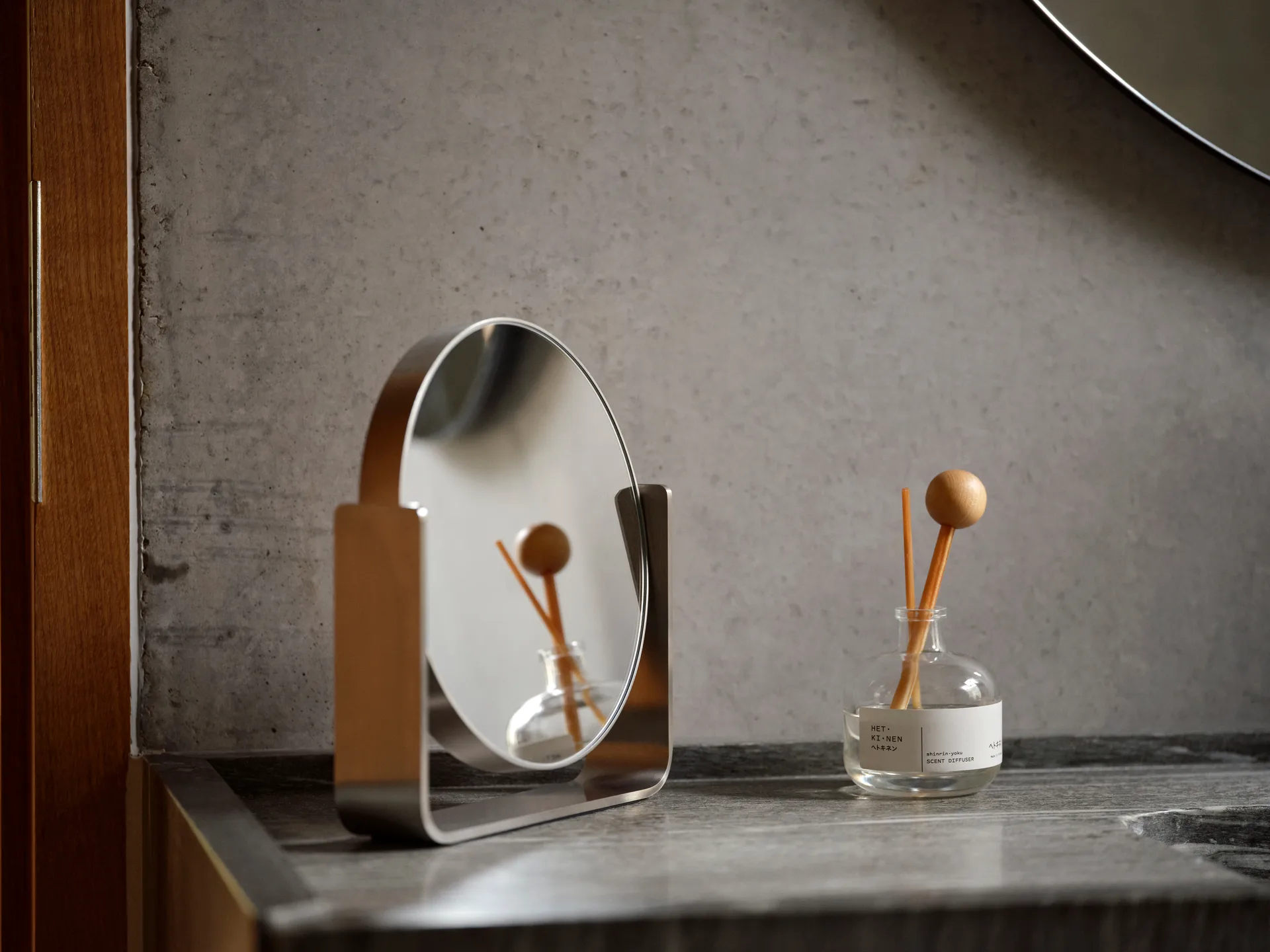 Specchio da tavolo Ume con ingrandimento x5 19x19,5 cm, Acciaio Zone Denmark