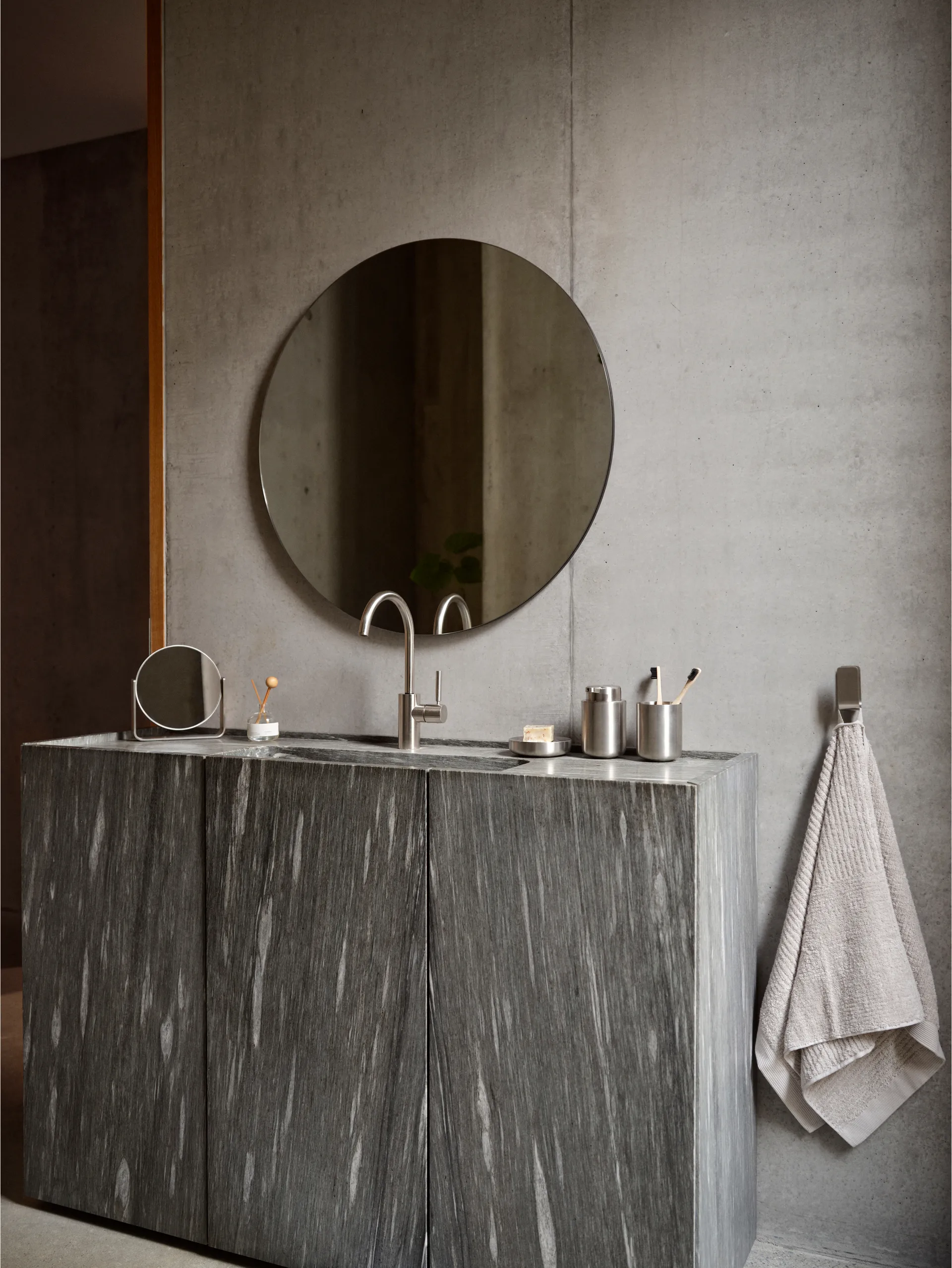 Specchio da tavolo Ume con ingrandimento x5 19x19,5 cm, Acciaio Zone Denmark