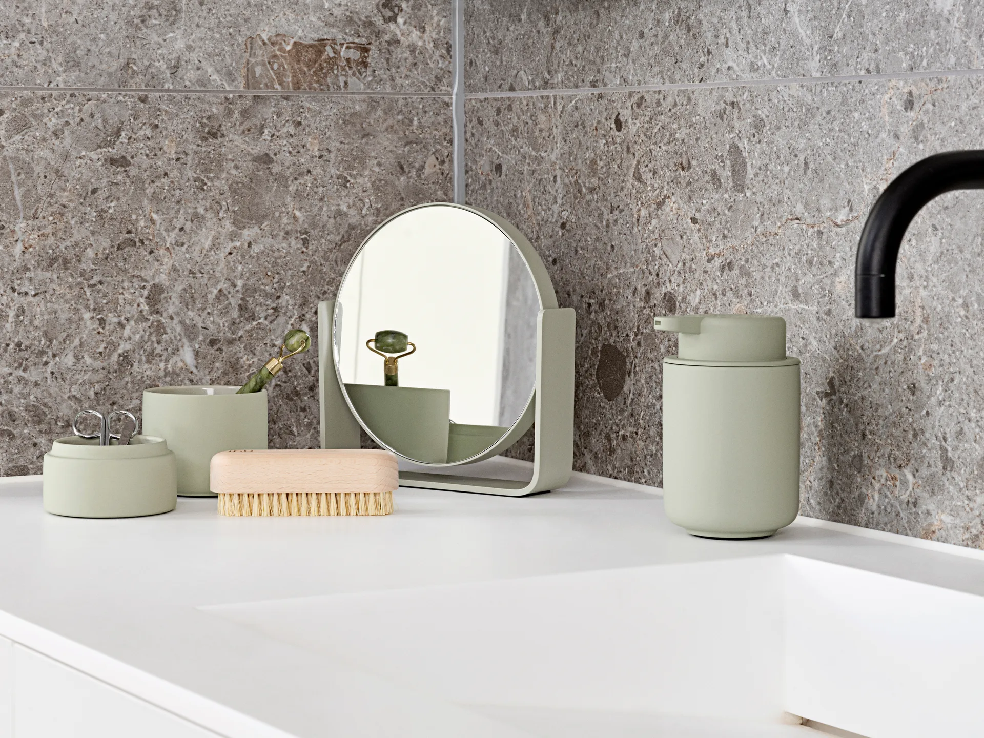 Specchio da tavolo Ume con ingrandimento x5 19x19,5 cm, Eucalipto Zone Denmark