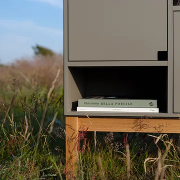 Credenza Citti 6x3 - grigio talpa, base in rovere laccato opaco - Zweed