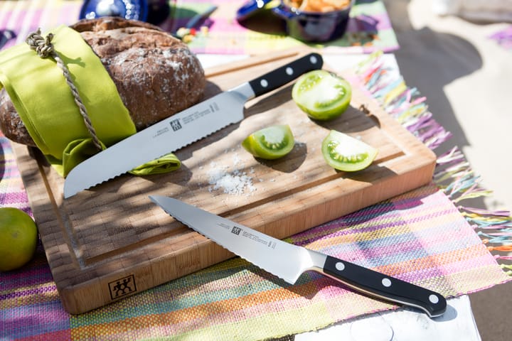 Coltello da chef compatto con lama seghettata 14 cm Zwilling Pro , Nero-acciaio inox Zwilling