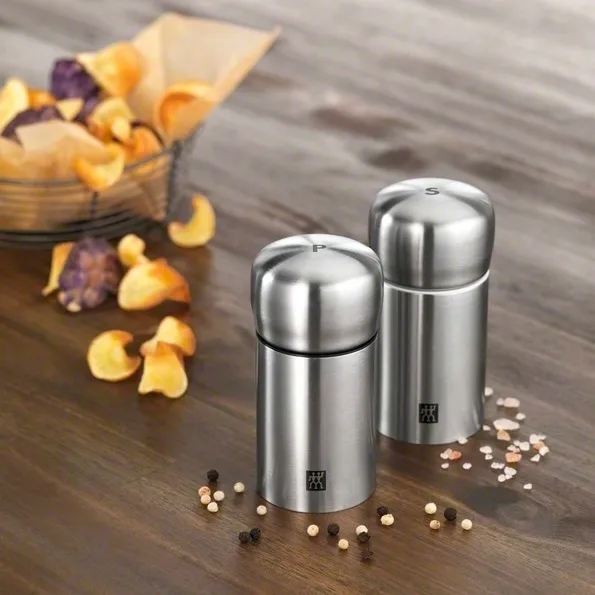 Set Di 2 Spargisale E Pepe Magici A Forma Di Stella – Shaker Ricaricabili Con Fori, Per Cucina, Tavola E Regali Originali